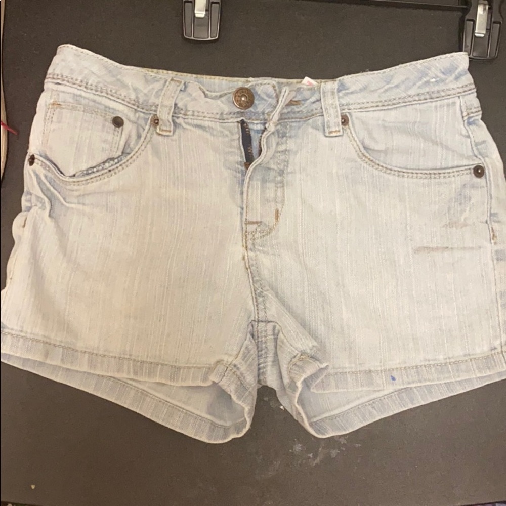 Shorts - Picture 2 of 3